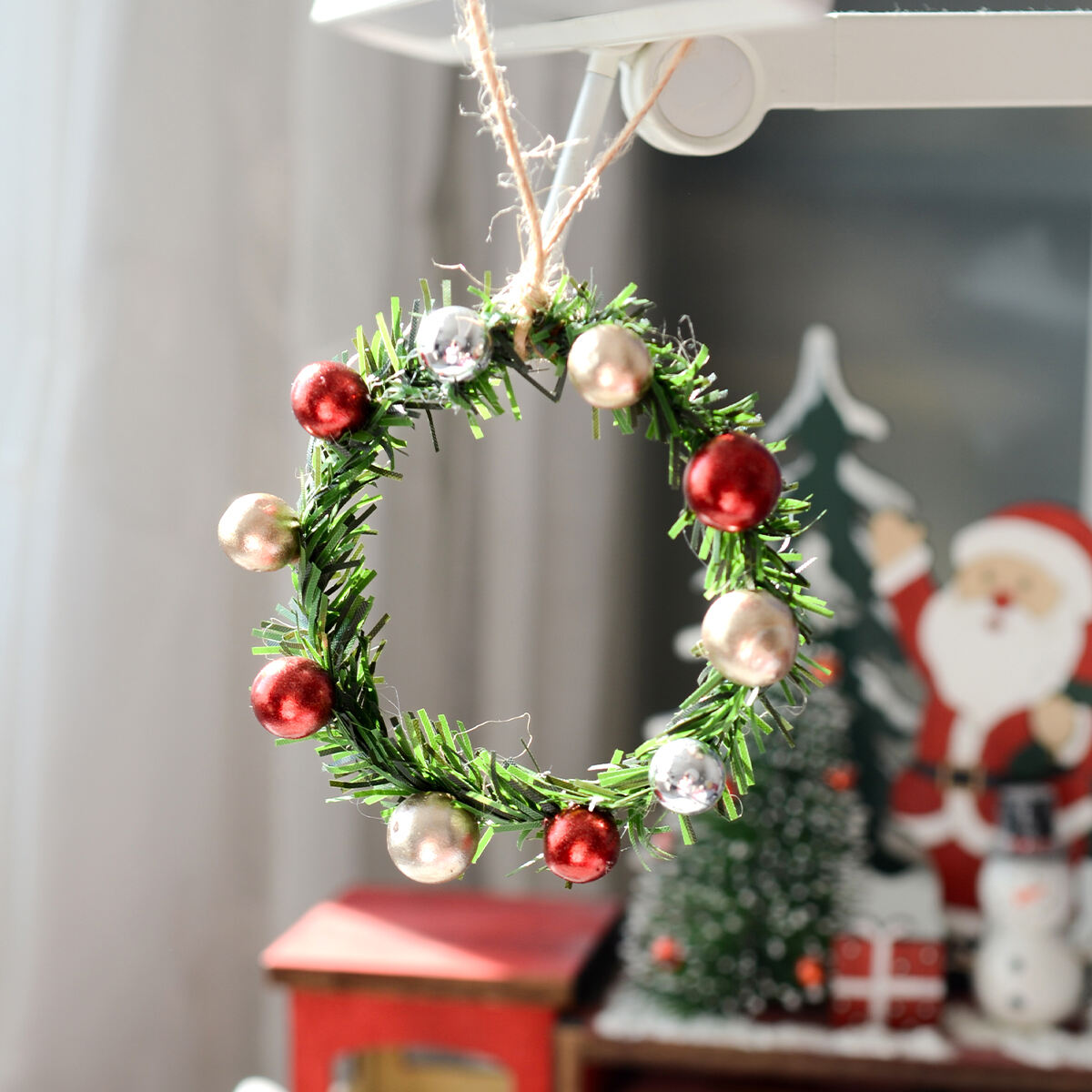 クリスマスリース 冬のベリーのリース（葉付き）